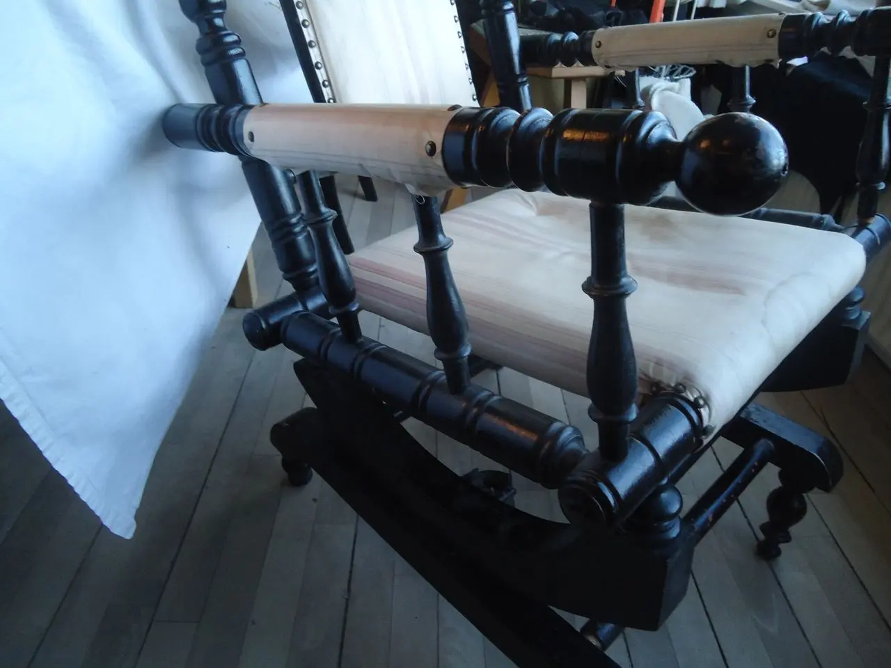 Billede 5 - GYNGE STOL  []