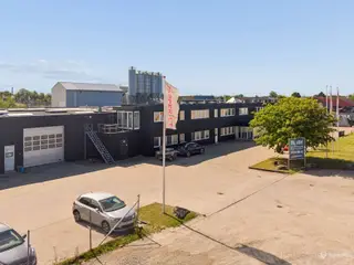 4.250m² produktion/lager og kontor samt 1.600m² befæstet areal i Greve tæt på Køgebugt Motorvej