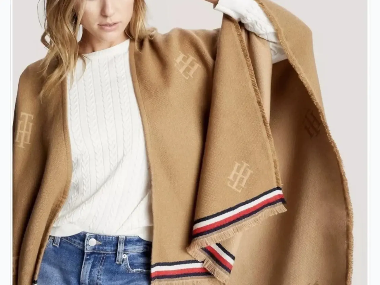 Billede 2 - Tommy Hilfiger poncho alm 1.499,-