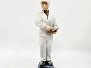 Royal Copenhagen Figur Murer nr. 4377. sortering 1