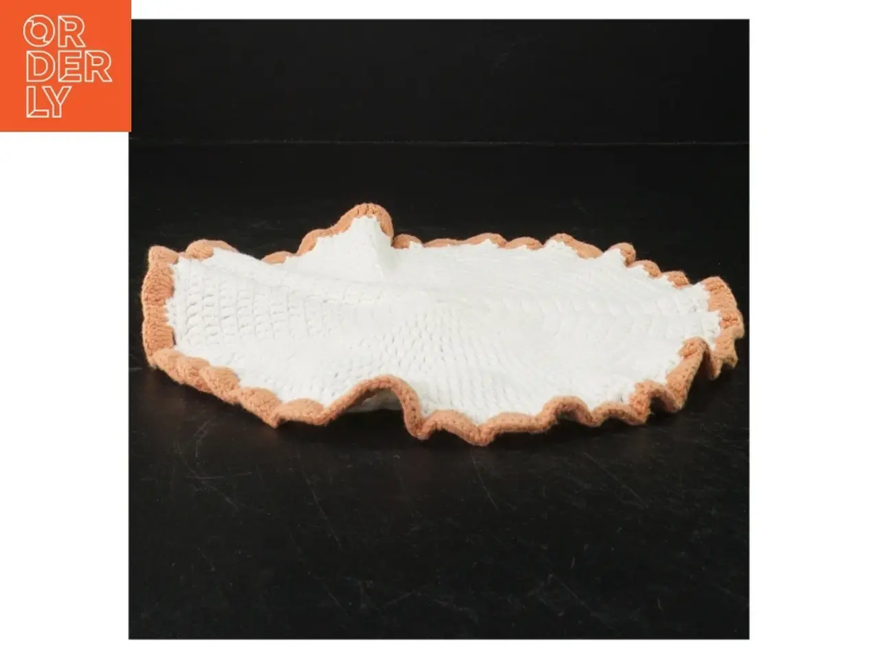 Billede 3 - Hæklet dug (str. Ø. 25 cm)