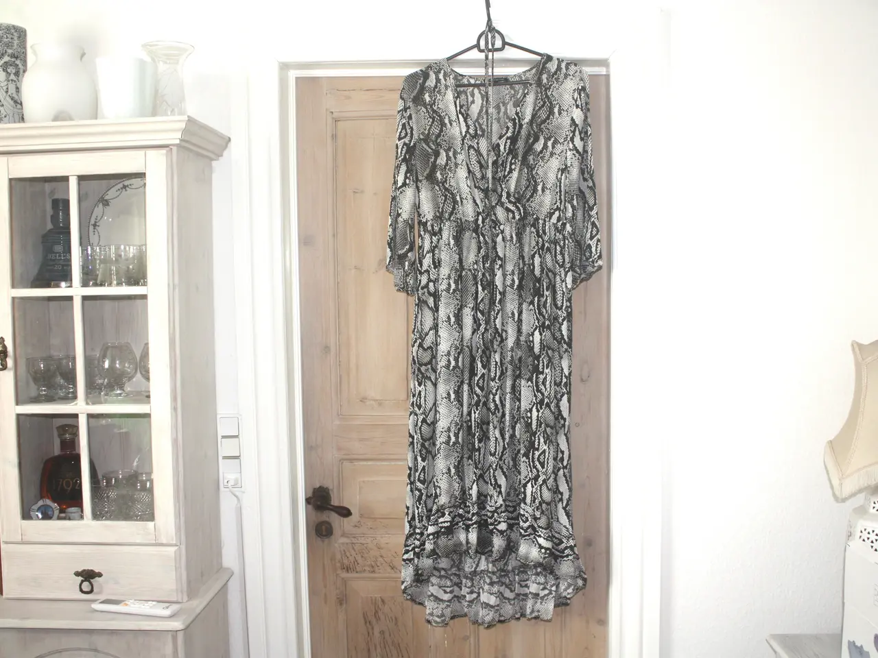 Billede 1 - One more story kjole Snake print str. 38