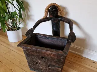 Vintage håndskåret aboriginal figur.