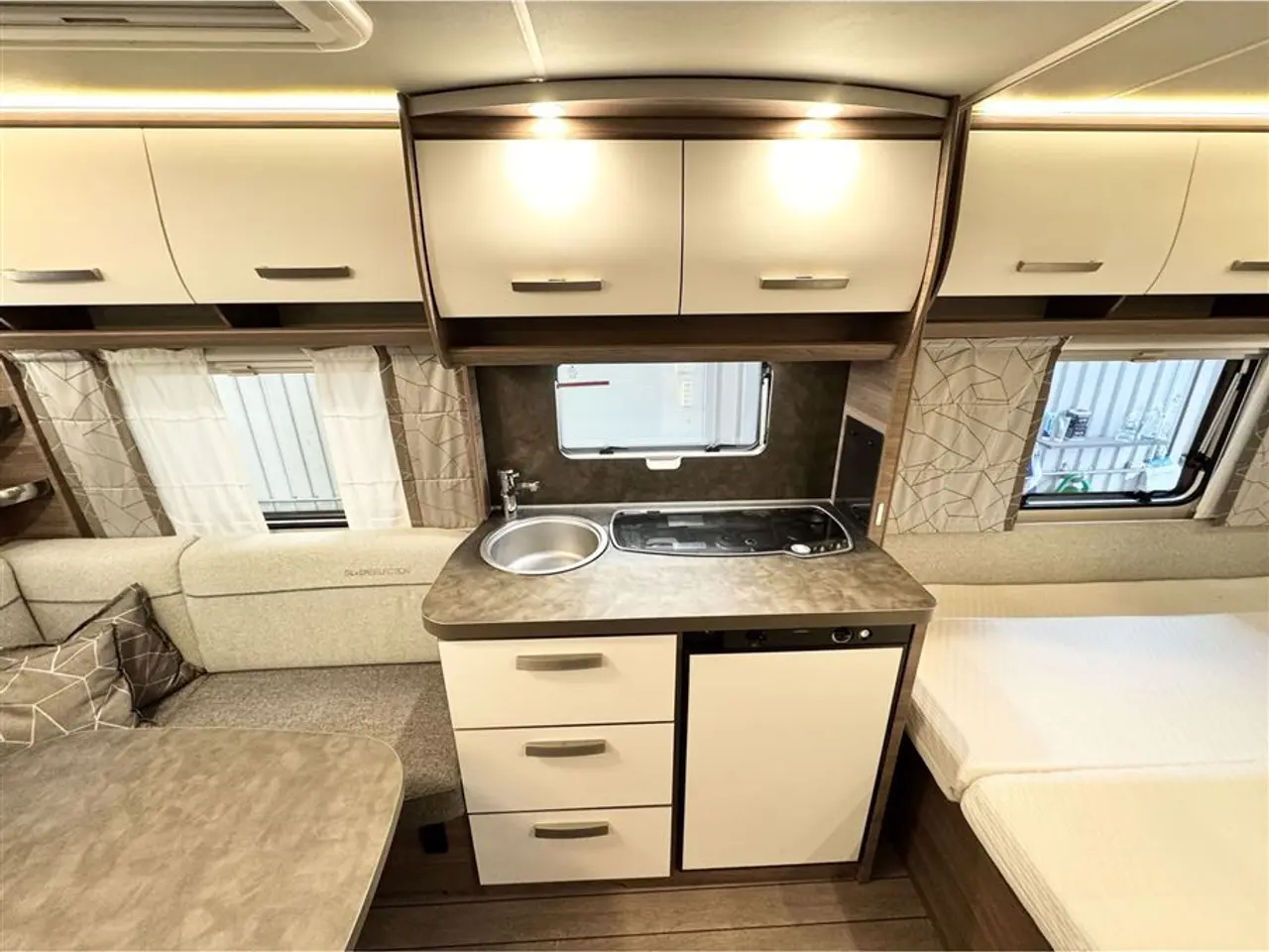 Billede 9 - 2020 - Knaus Sport 450 FU - Silver Selection   Fransk seng-Gulvtemp.-Mover