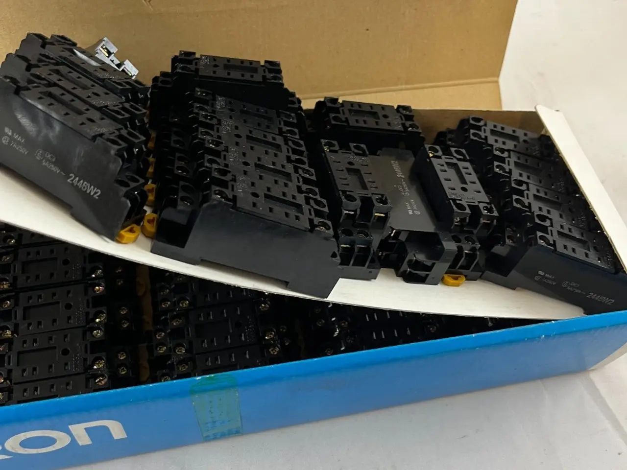 Billede 7 - Omron PYF08A-E relæ Socket 8 Pin DIN Rail 40+ stk.