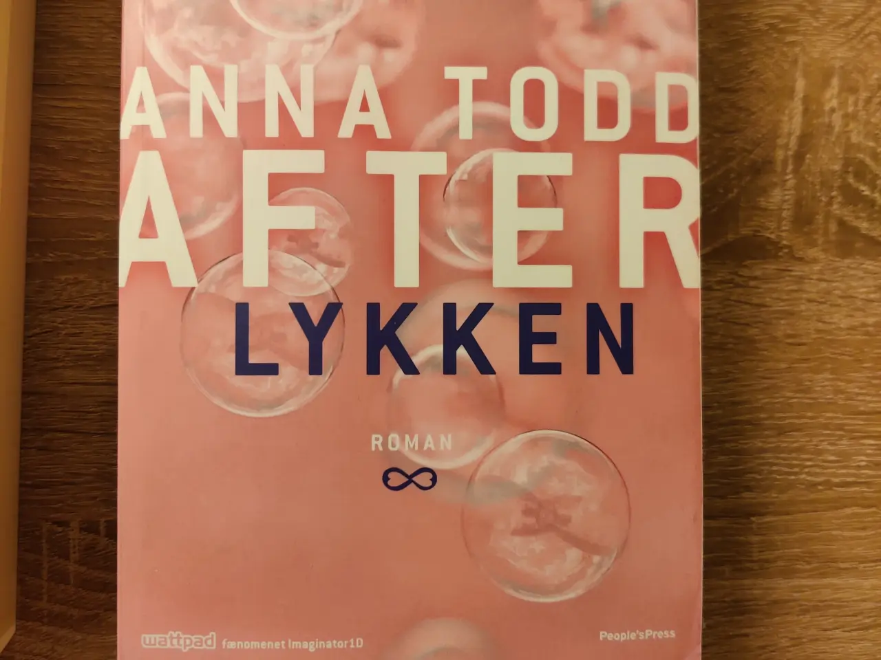 Billede 1 - Anna Todd bøger 