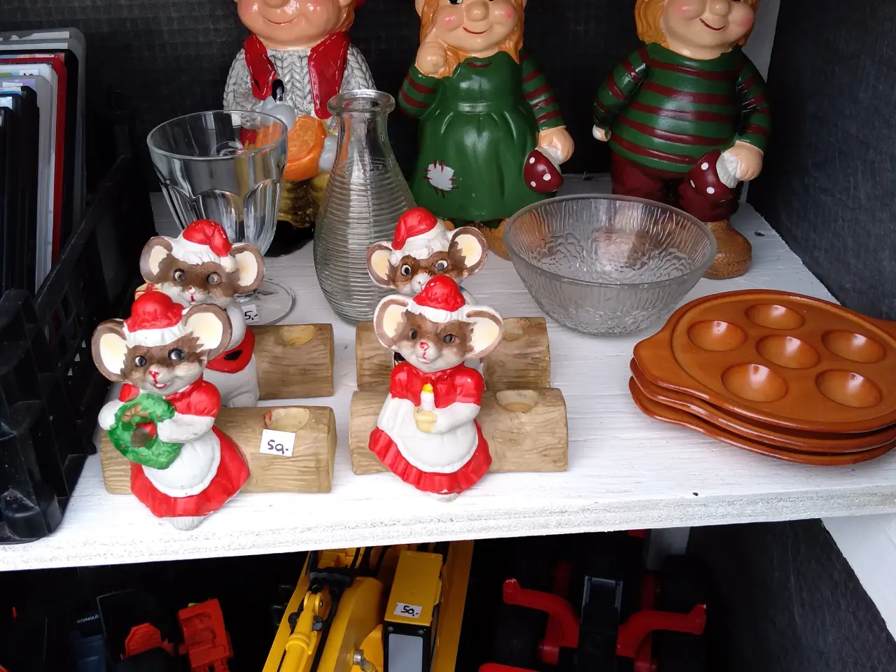 Billede 5 - Julepynt, krus, lysestager, nissehuer m.m.