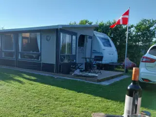 Fastligger campingvogn på Løkken familie camping 