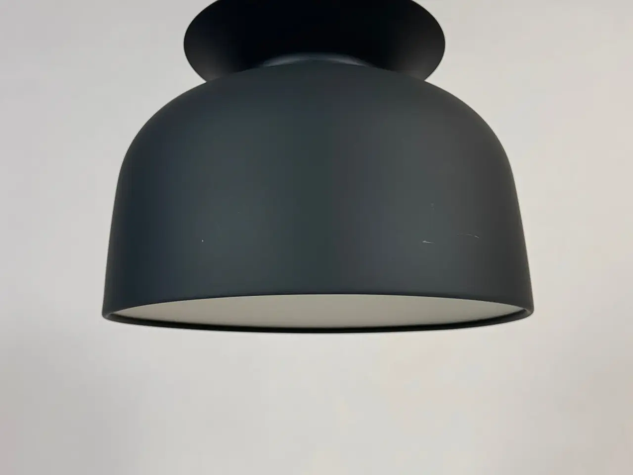Billede 3 - GUBI Ronde Lampe – Mørkegrå Ø40 cm