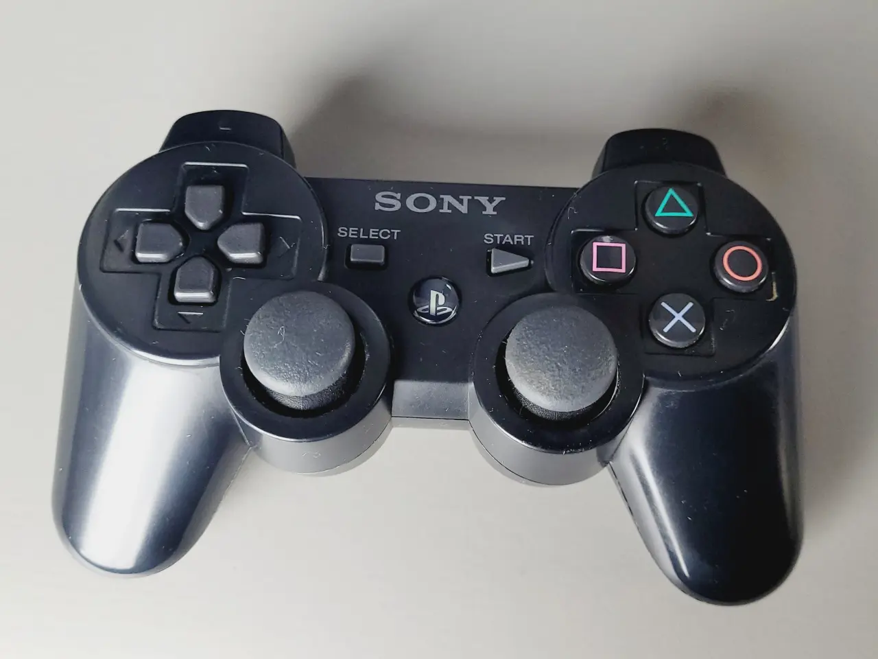 Billede 2 - 🕹️ PlayStation 3 (PS3) Slim - Inkl. Controller
