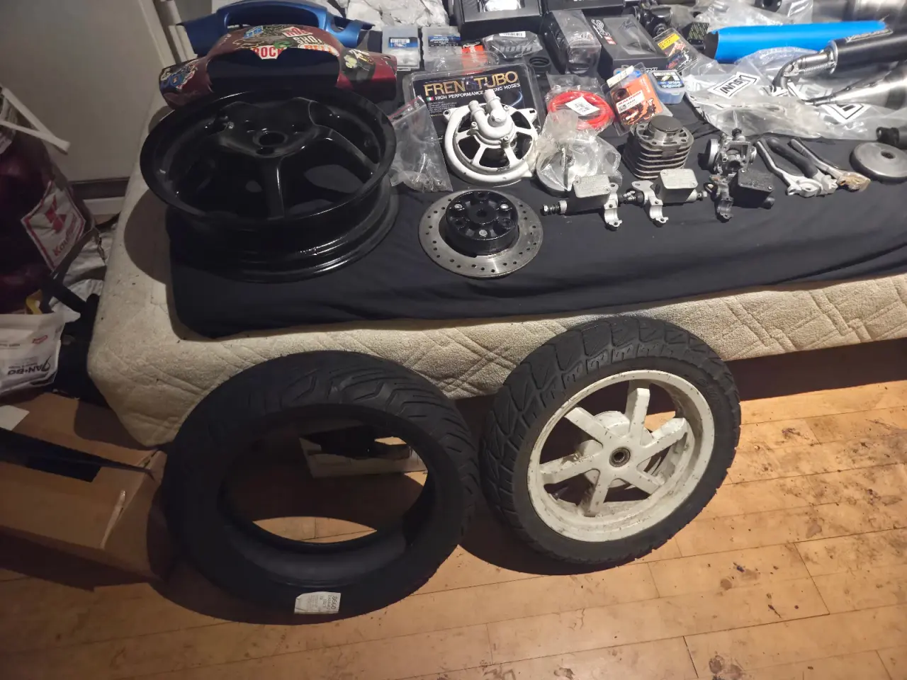 Billede 1 - Yamaha aerox bagfælg med nav og dæk