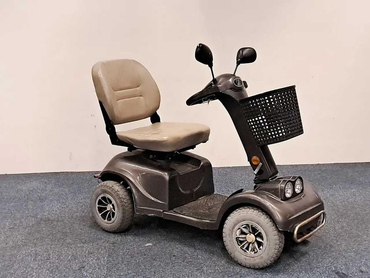 Billede 1 - LM-350 grå