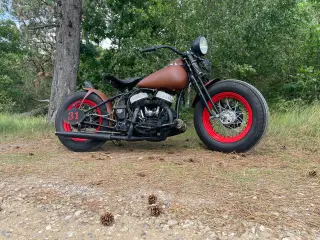 Harley-Davidson Flathead Bobber.