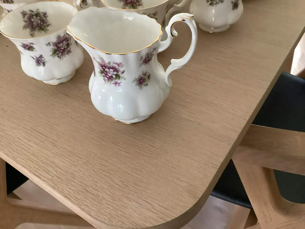 Billede 3 - Kaffestel fra den engelske royal