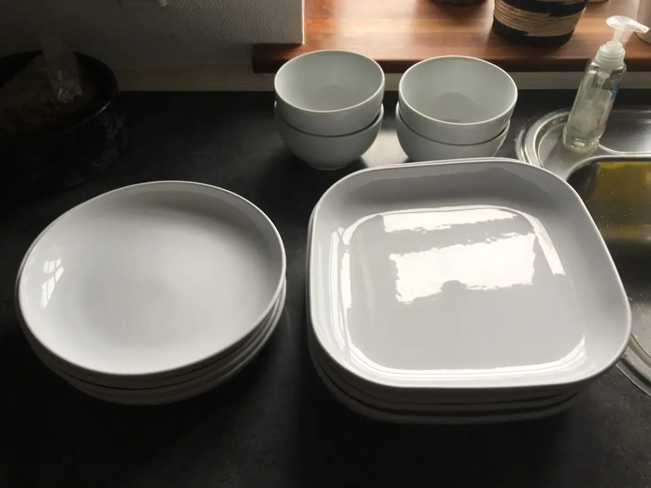 Billede 1 - Hvide flade/dybetallerken og müsli skåle