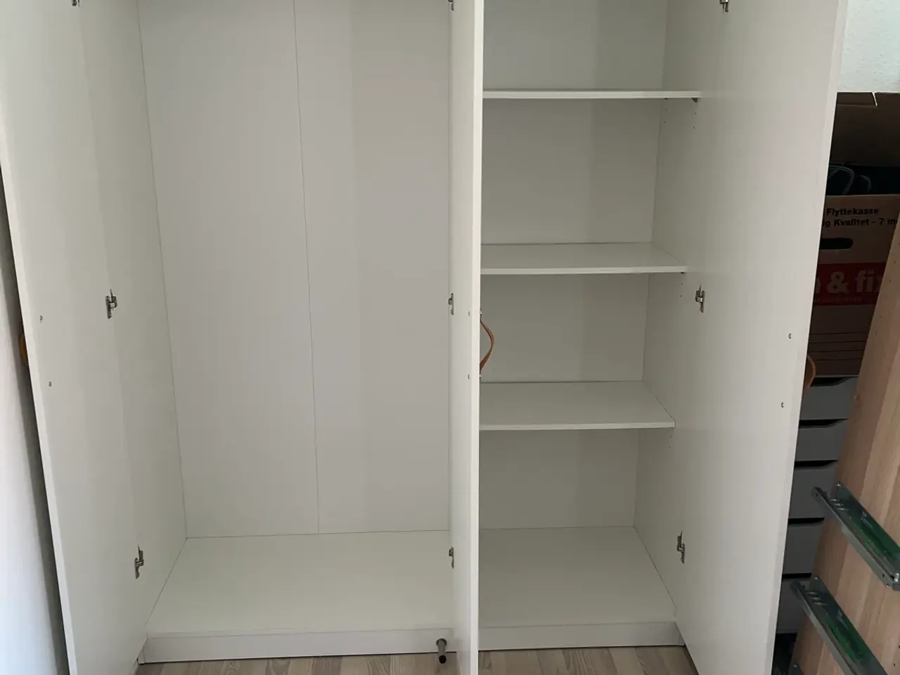 Billede 4 - Ikea skab/klædeskab 