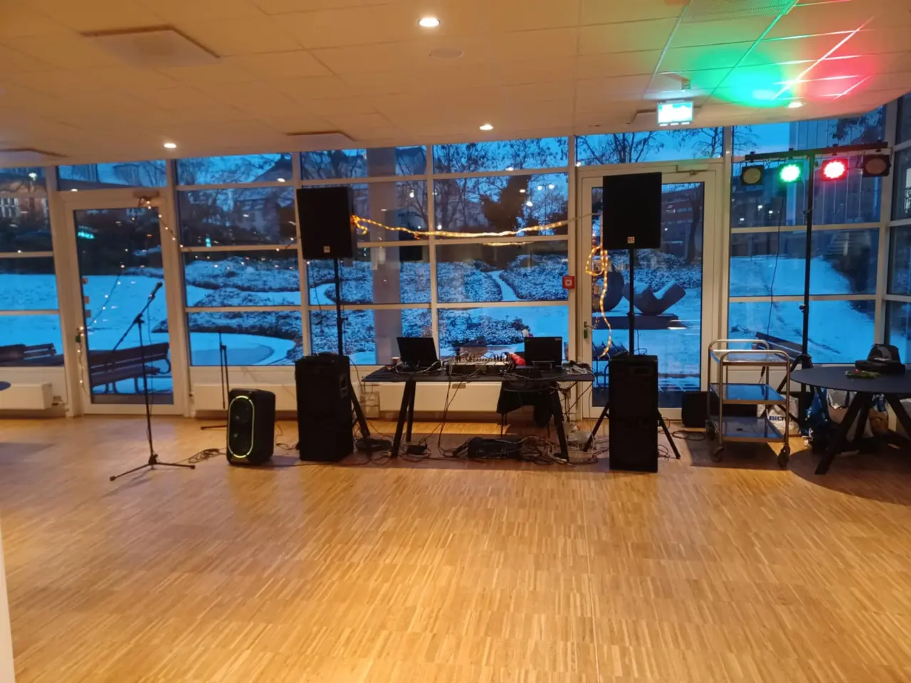 Billede 1 - DJ udstyr, med mixer, forstærker og højtaler og ly