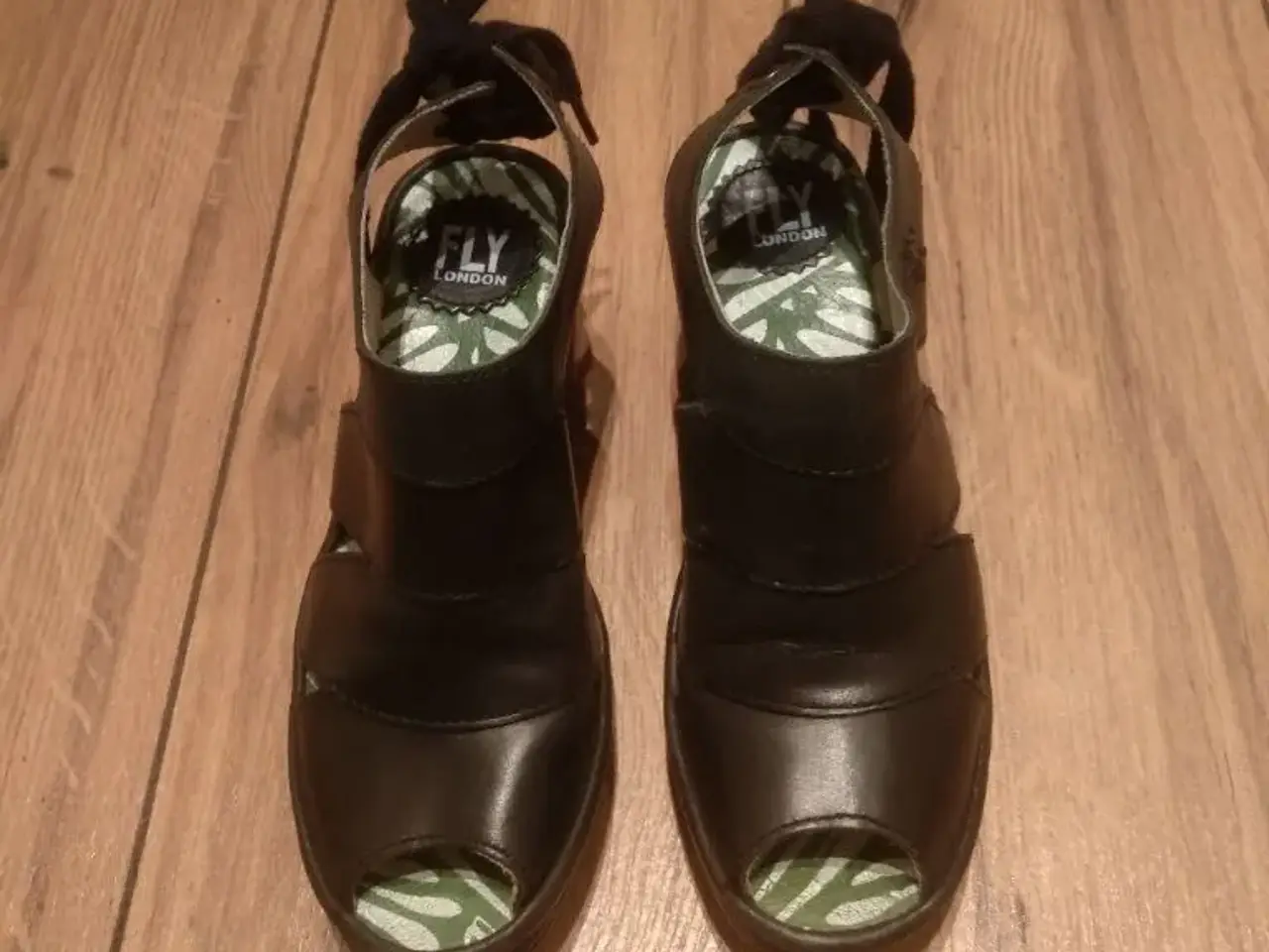 Billede 1 - Damesandaler, FLY LONDON.