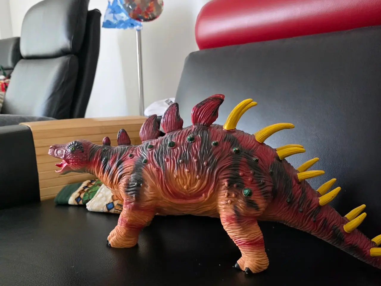 Billede 1 - Dinosaurer 3 næsten nye