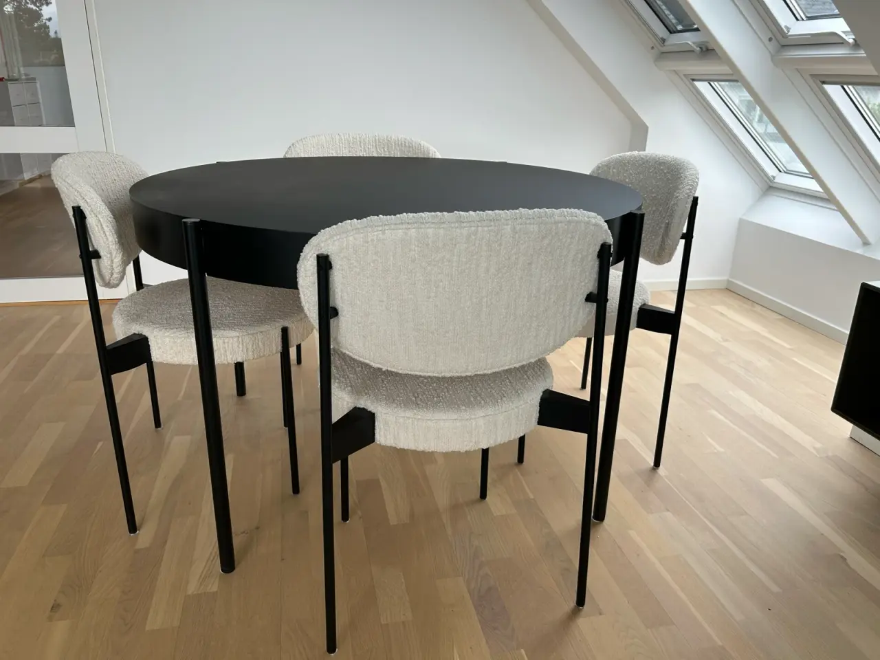 Billede 9 - Verner Panton bord og 4 stole serie 430