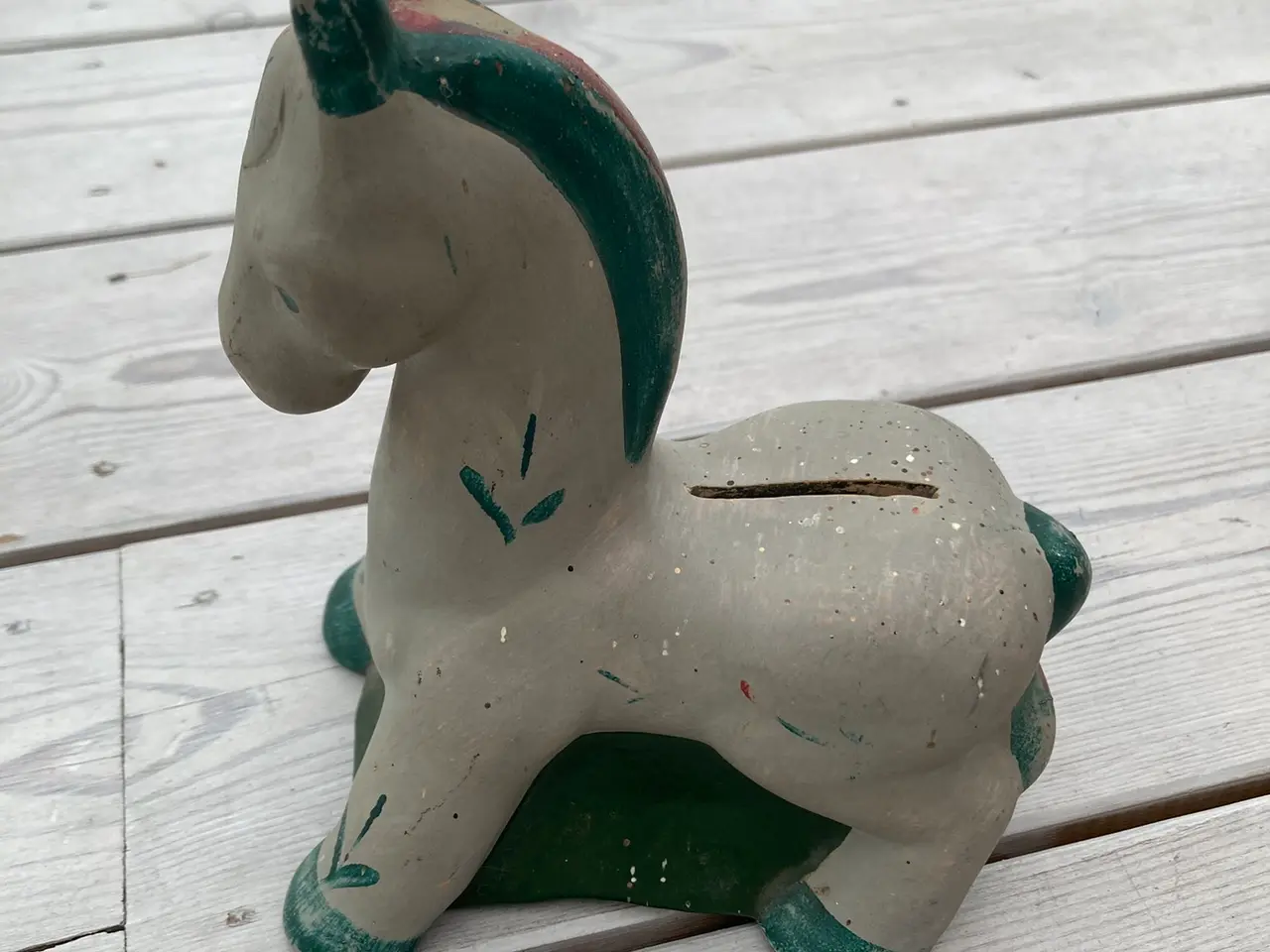 Billede 1 - Antik sparebøsse – Gammel hest i malet lertøj/gips