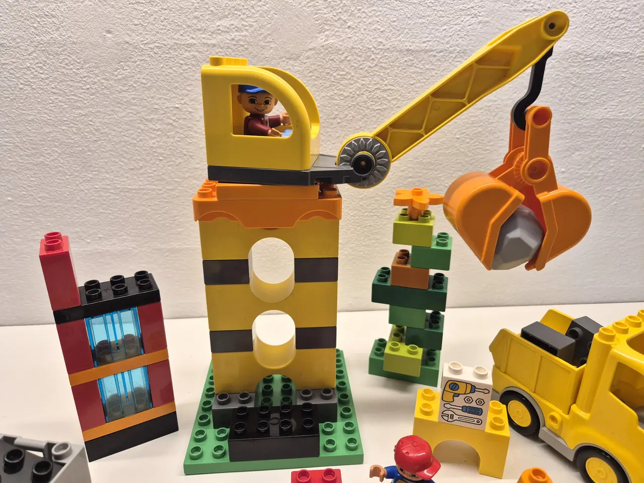 Billede 4 - Duplo Byggeplads, Lastbiler, Kran samt forskellige