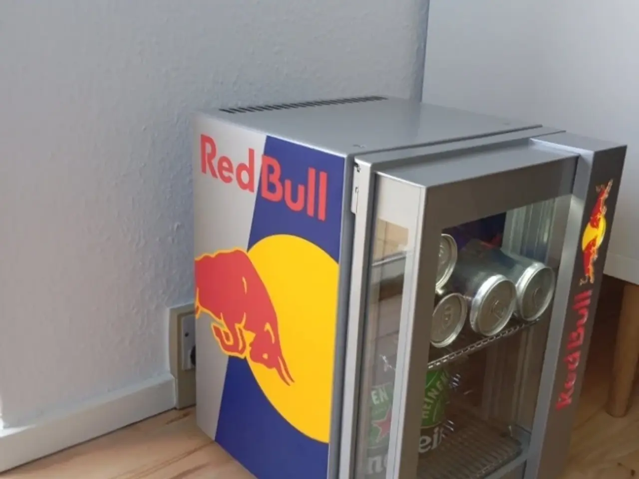 Billede 5 - RedBull køleskab 