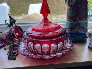 Bōhmisk glas skål med underskål