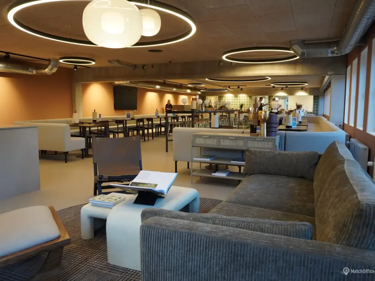 Billede 8 - Et butikslokale midt i Herlevs travleste kryds