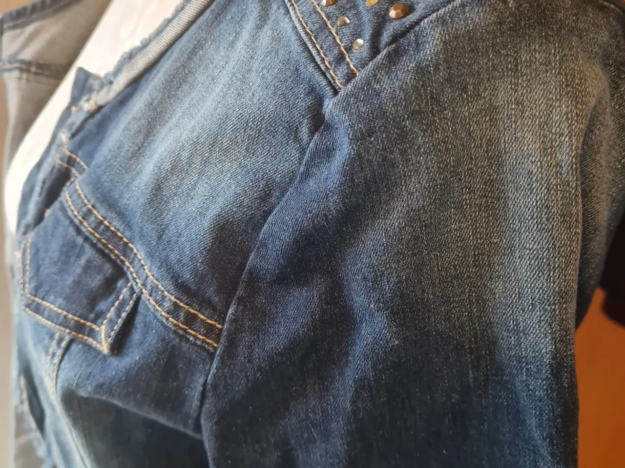 Billede 3 - Cream Denim jakke str L 40