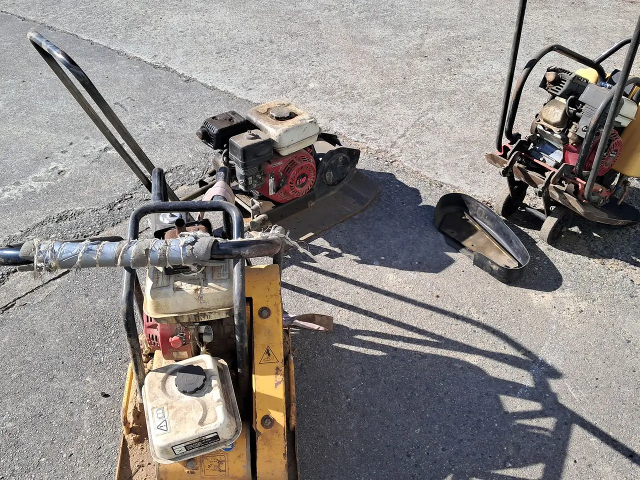 Billede 2 - Lot med 3 defekte pladevibratorer Dynapac, Tremix og Shatal