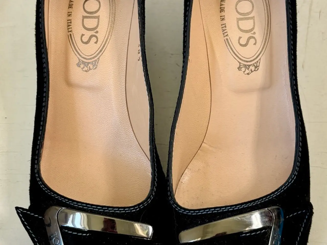 Billede 2 - Tod's, sorte kittenheels med spænde, str 38,5