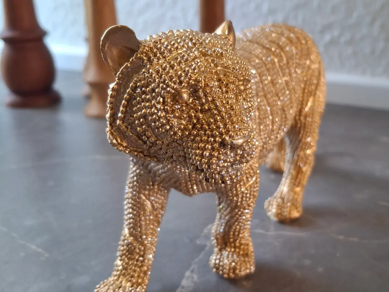 Billede 2 - Tiger figur I guld 