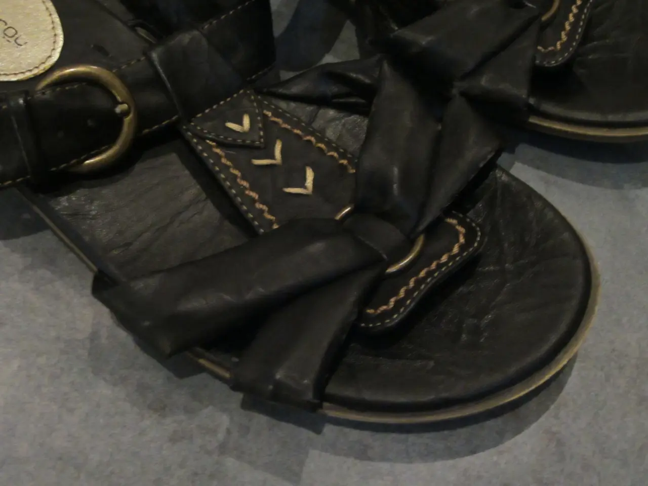 Billede 2 - Fine sorte sandaler i str. 39