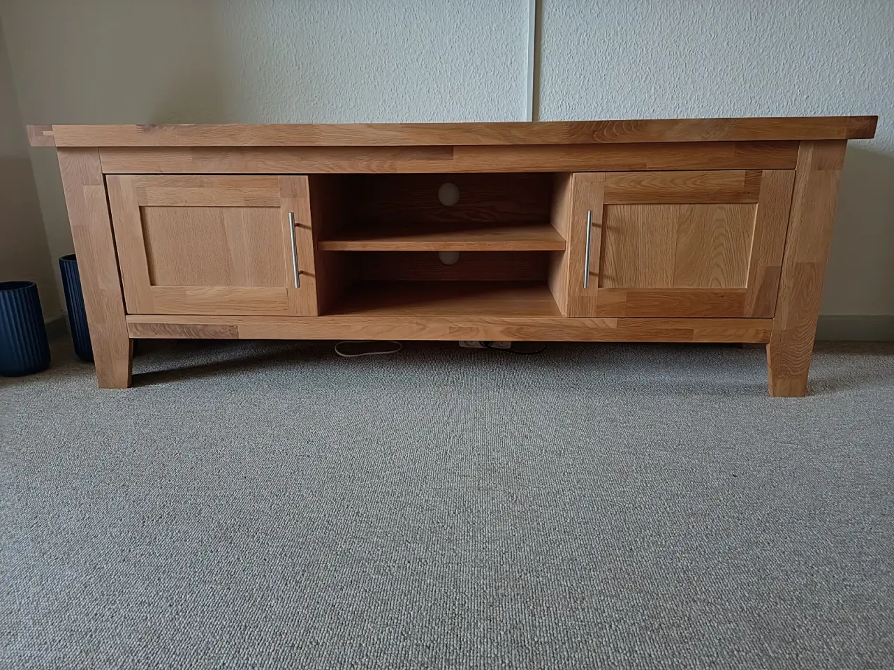Billede 1 - Massiv træ Tv bord