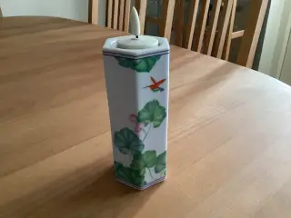Lysestage af porcelæn