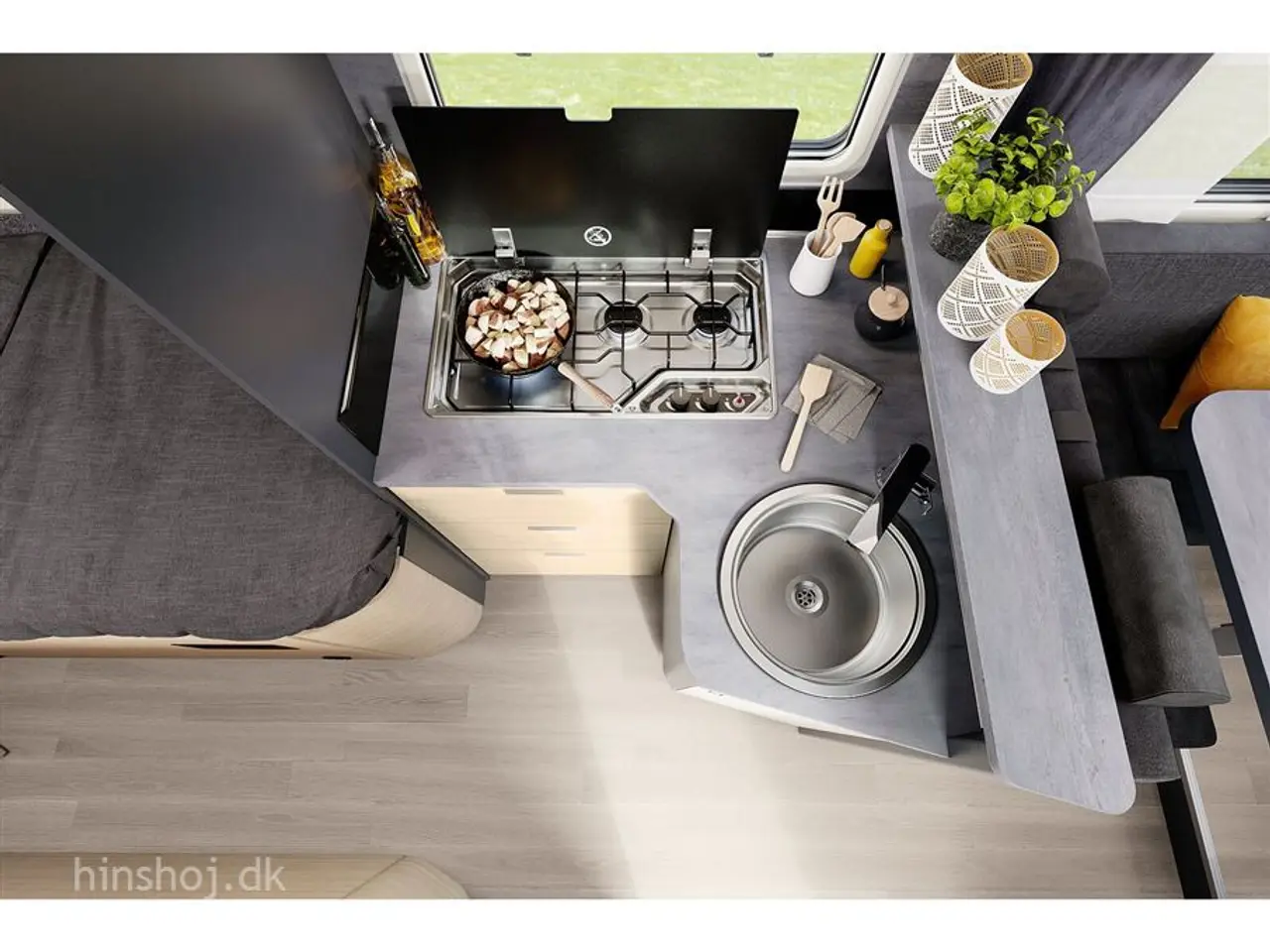 Billede 8 - 2026 - Hobby Maxia T 740 WE Aut.   Lækker Autocamper med lave enkelsenge og stort toiletrum med særskilt brusekabine fra Hinshøj Caravan.