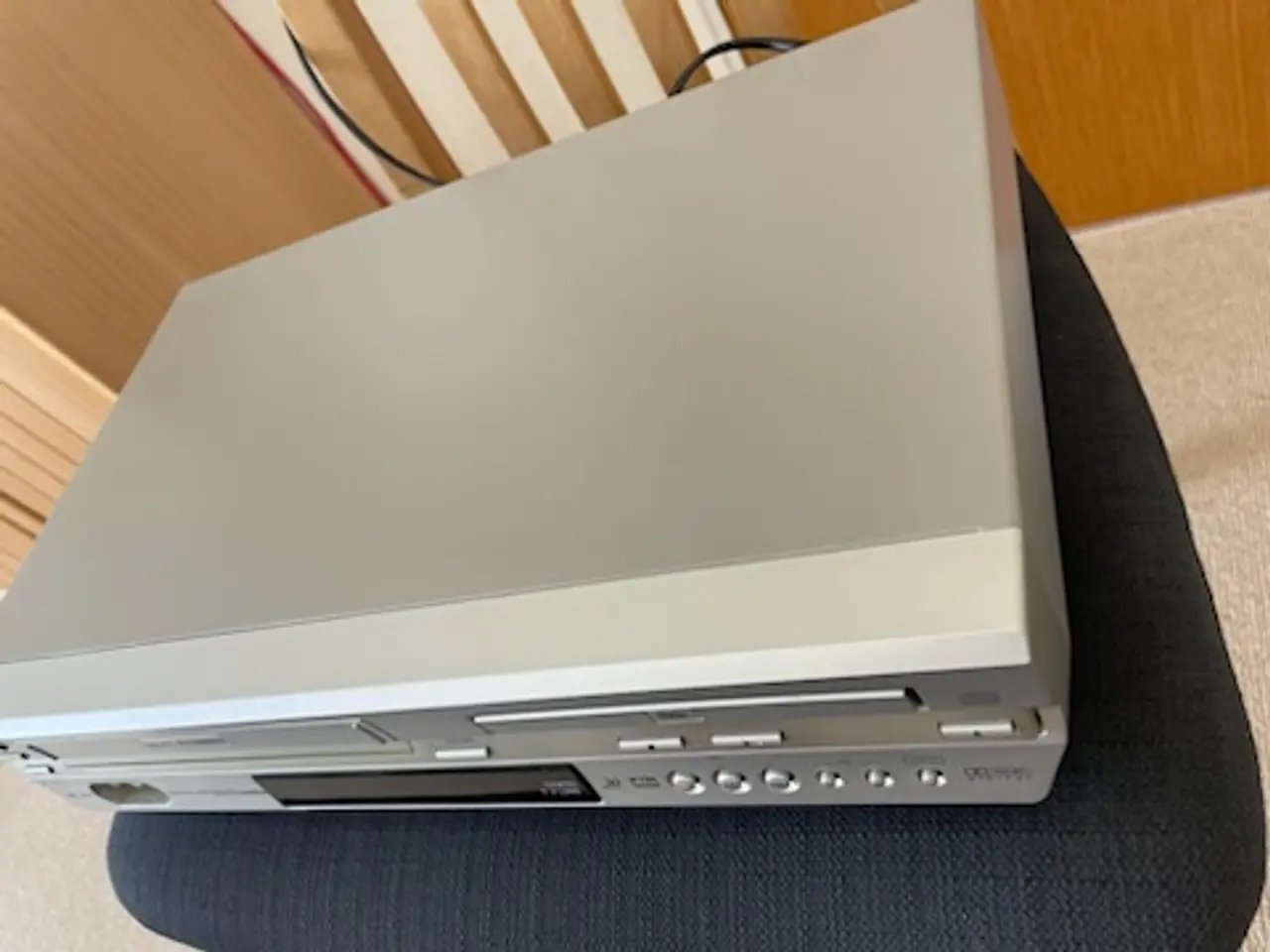 Billede 2 - Meget velholdt JVC VHS/DVD afspiller sælges.