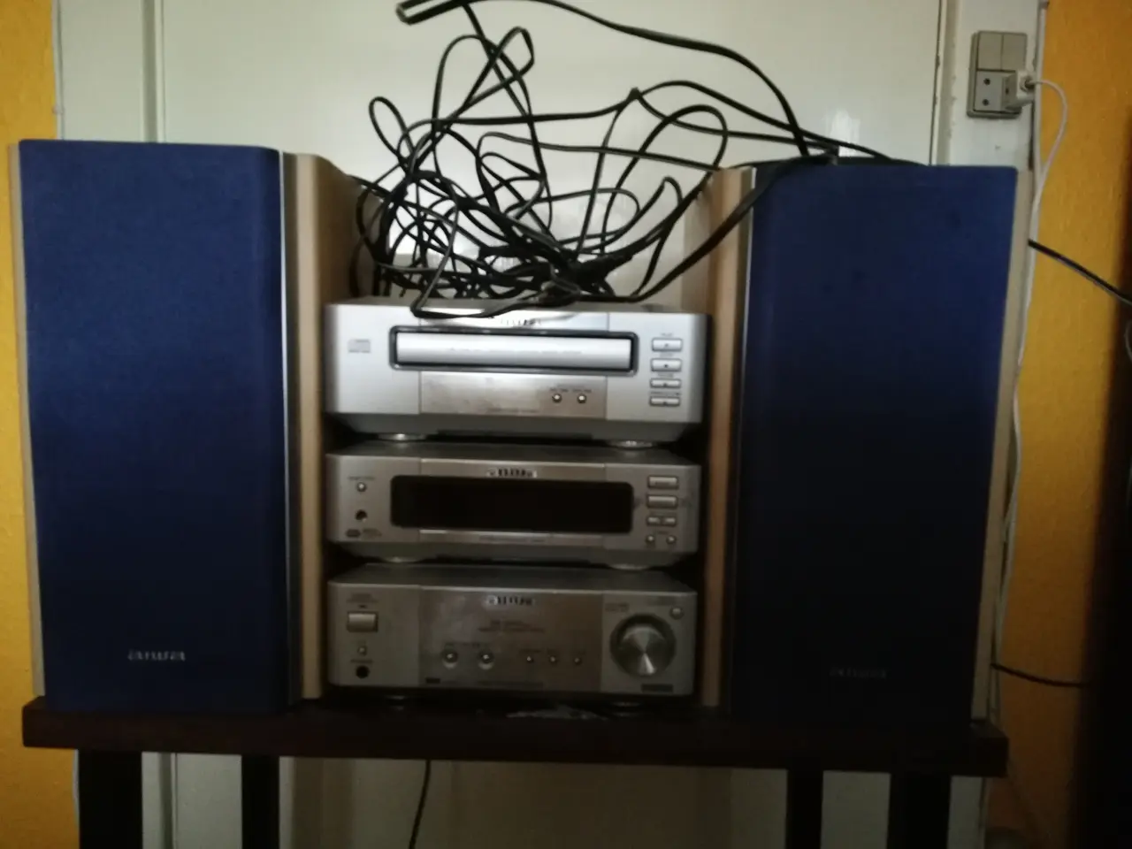 Billede 1 - Aiwa mini stereoanlæg.