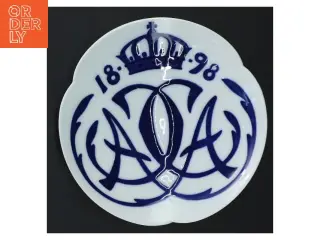 Porcelænsplatte med krone fra Royal Copenhagen (str. Ø 17,5 cm)