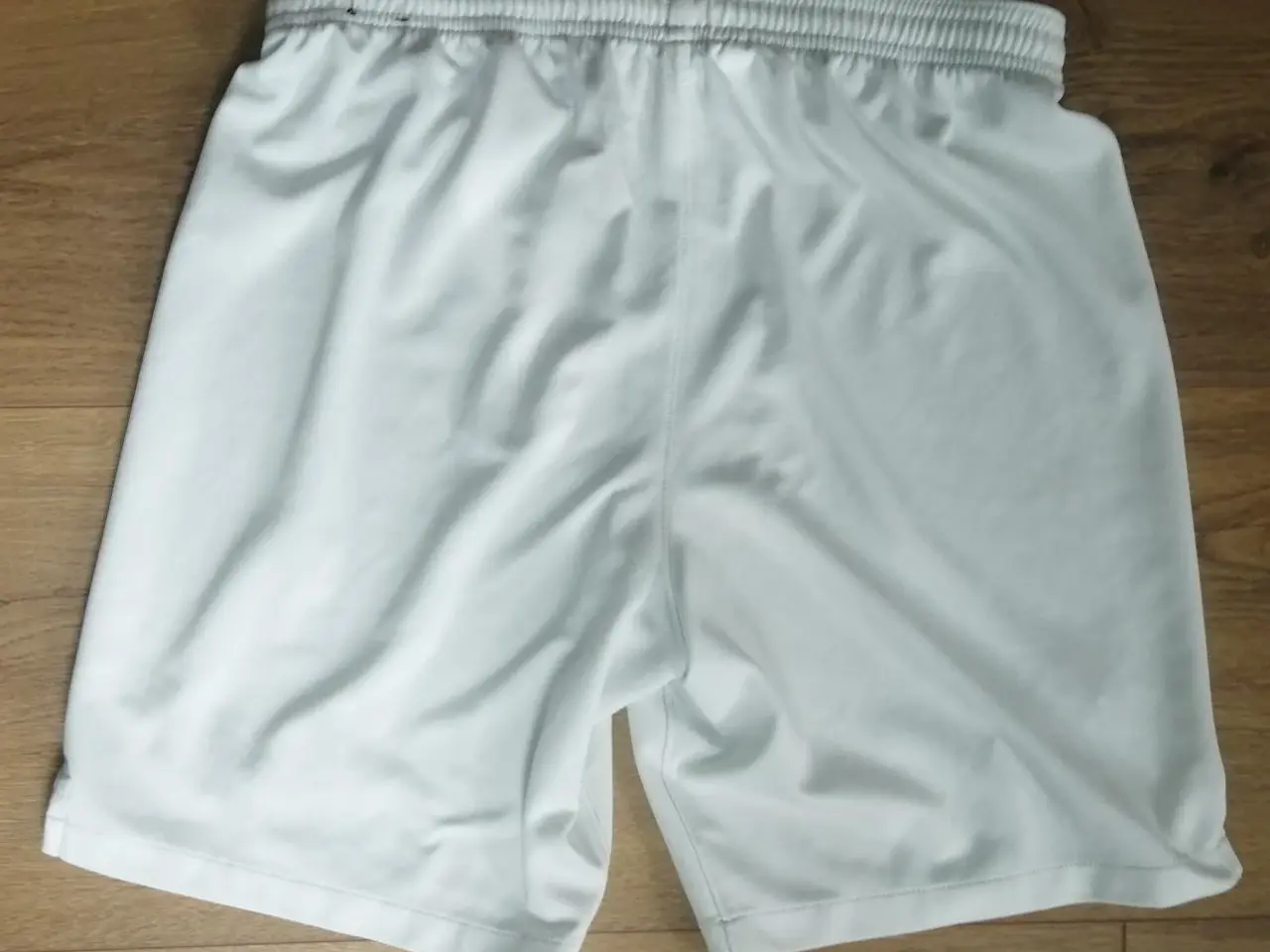 Billede 2 - A.S. ROMA SHORTS, STR. S, I FLOT STAND