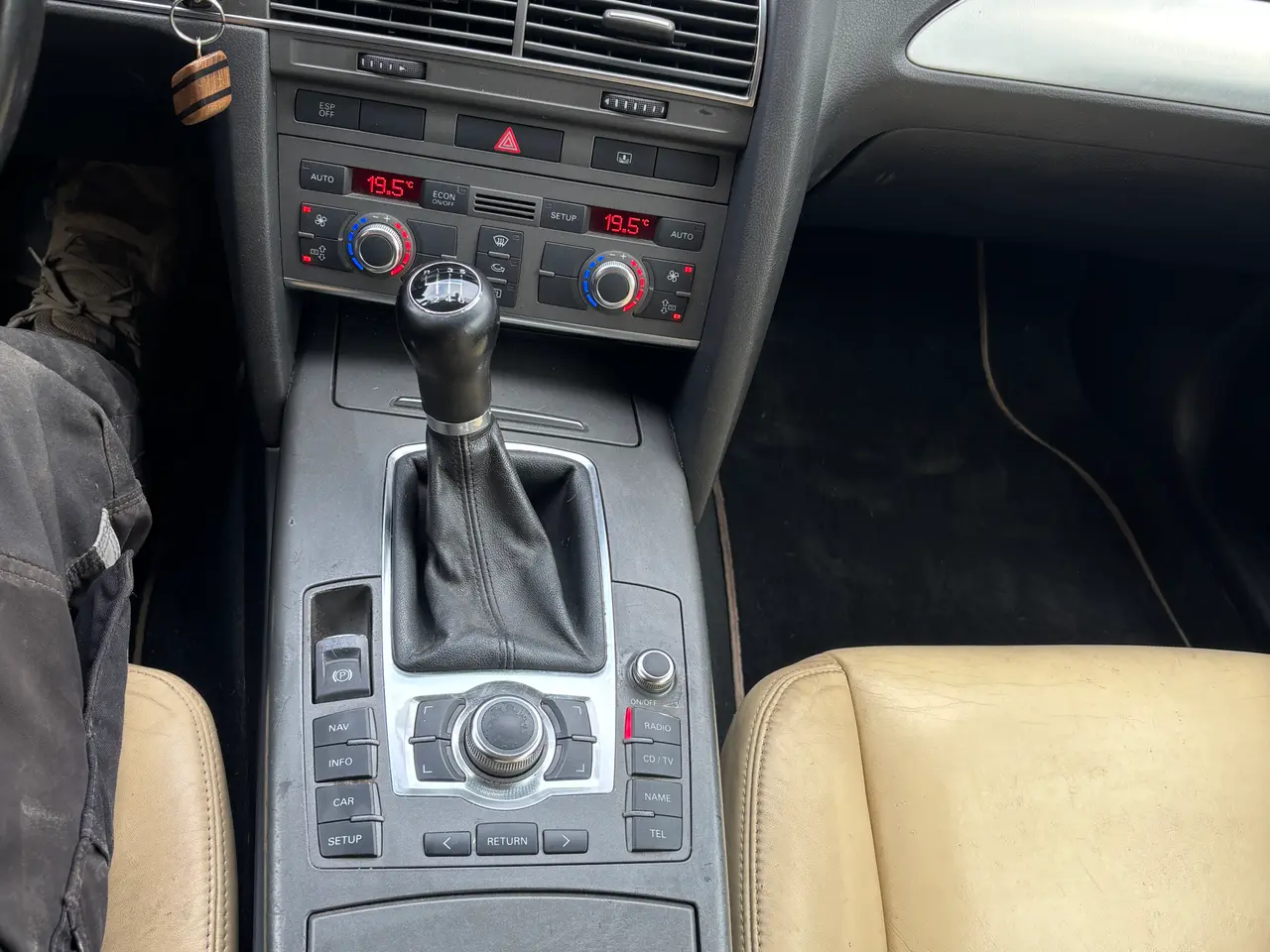 Billede 1 - Velkørende Audi A6 2,4 med manuel gear