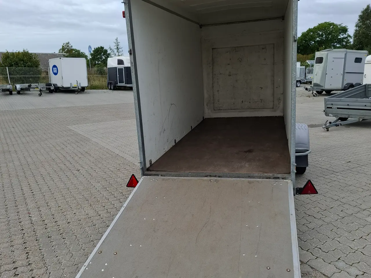 Billede 2 - Brugt udlejningstrailer sælges - Høj model