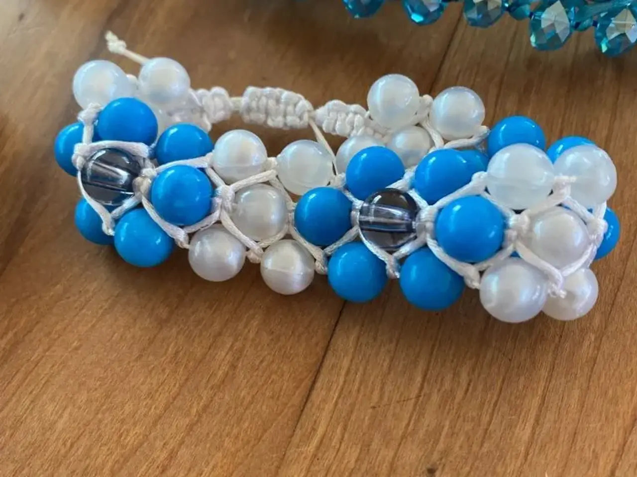 Billede 2 - Nye knyttede armbånd