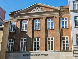 Flot kontor på Godhåbsvej 7. 3 sal Frederiksberg.