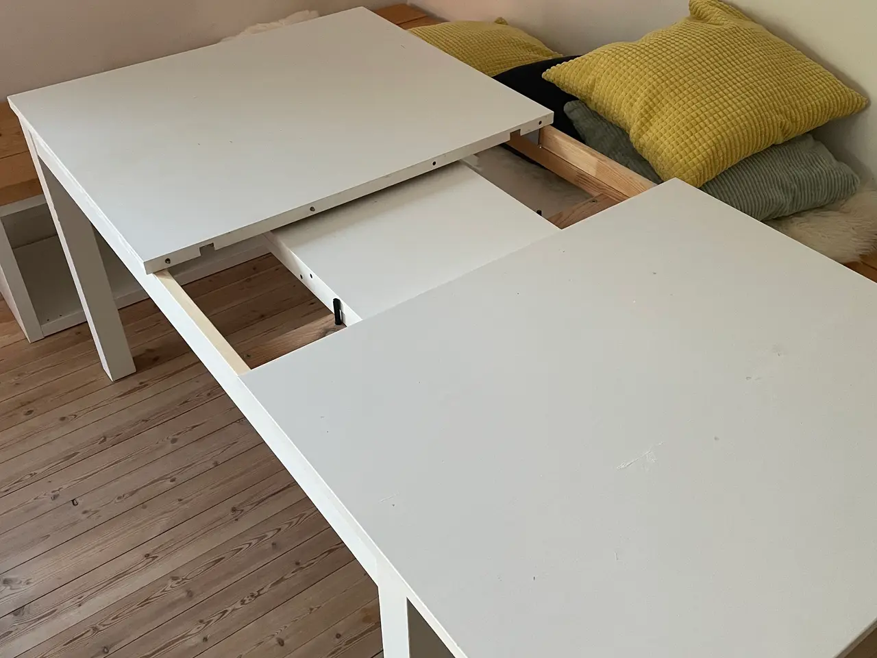 Billede 5 - Spisebordssæt med stole og bænke 