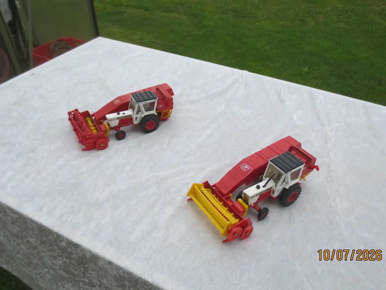 Billede 1 - 2 stk Modeltraktor David Brown 1412 med JF MS 105 