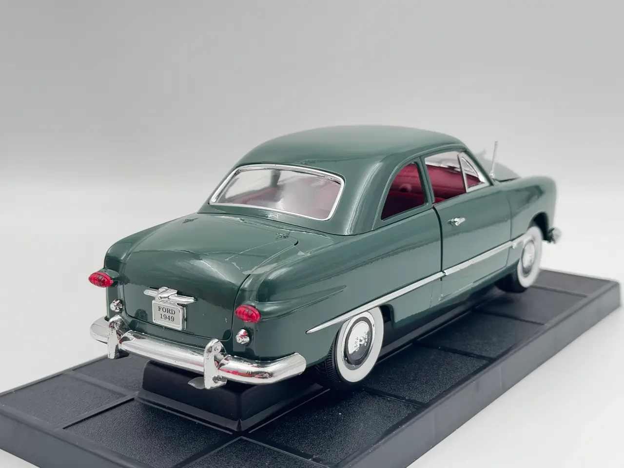 Billede 2 - 1949 Ford 2 door Coupe 1:18 Sjælden udbudt