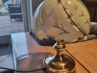 Bordlampe med glasskærm