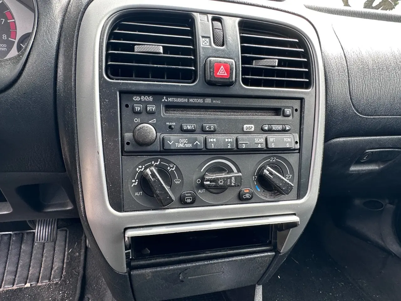 Billede 11 - Mitsubishi Carisma 1,6 25 Business
